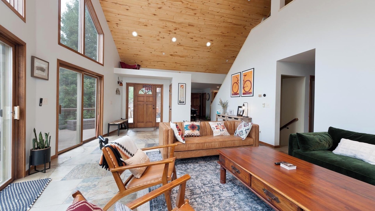 Photo of Livingroom in Columbine Lake