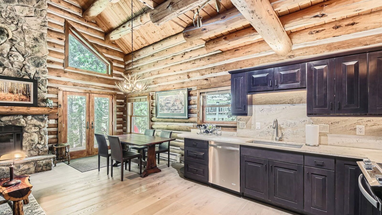 Photo of Kitchen in Timbercreek Lodges
