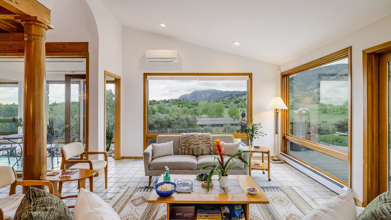 Photo of Livingroom in Wonderland Lake