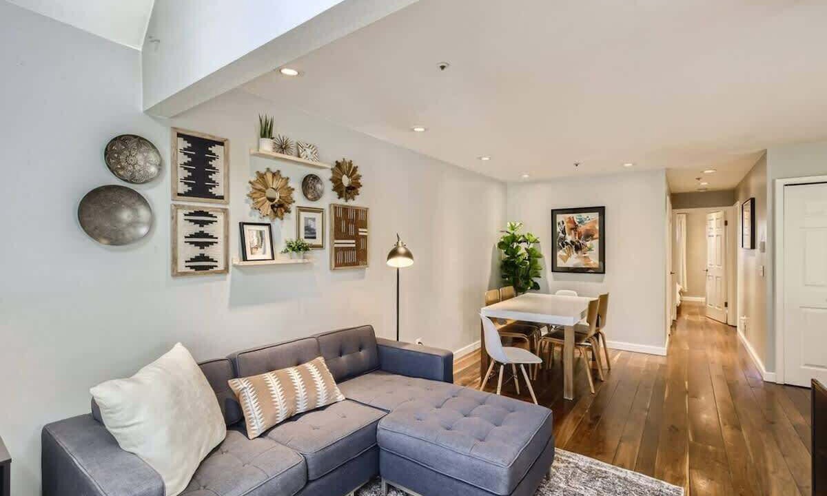 Photo of Livingroom in Central Boulder