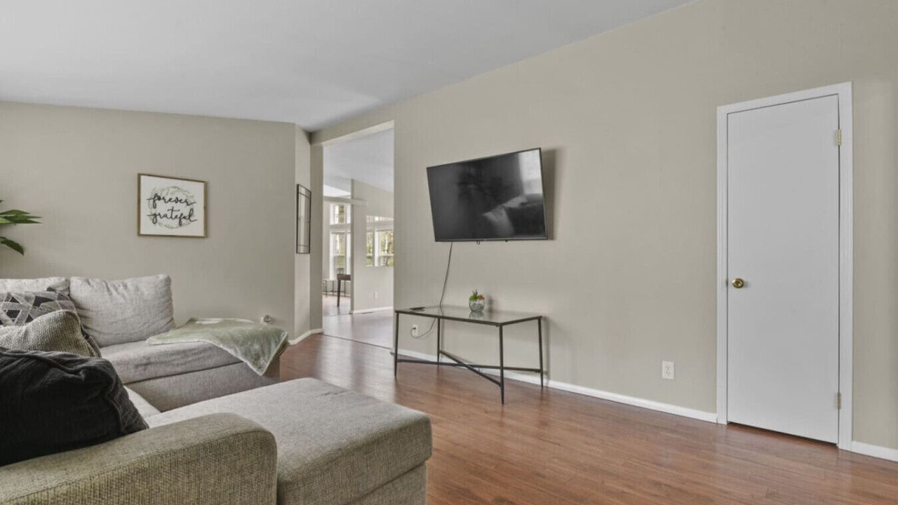 Photo of Livingroom in Divide