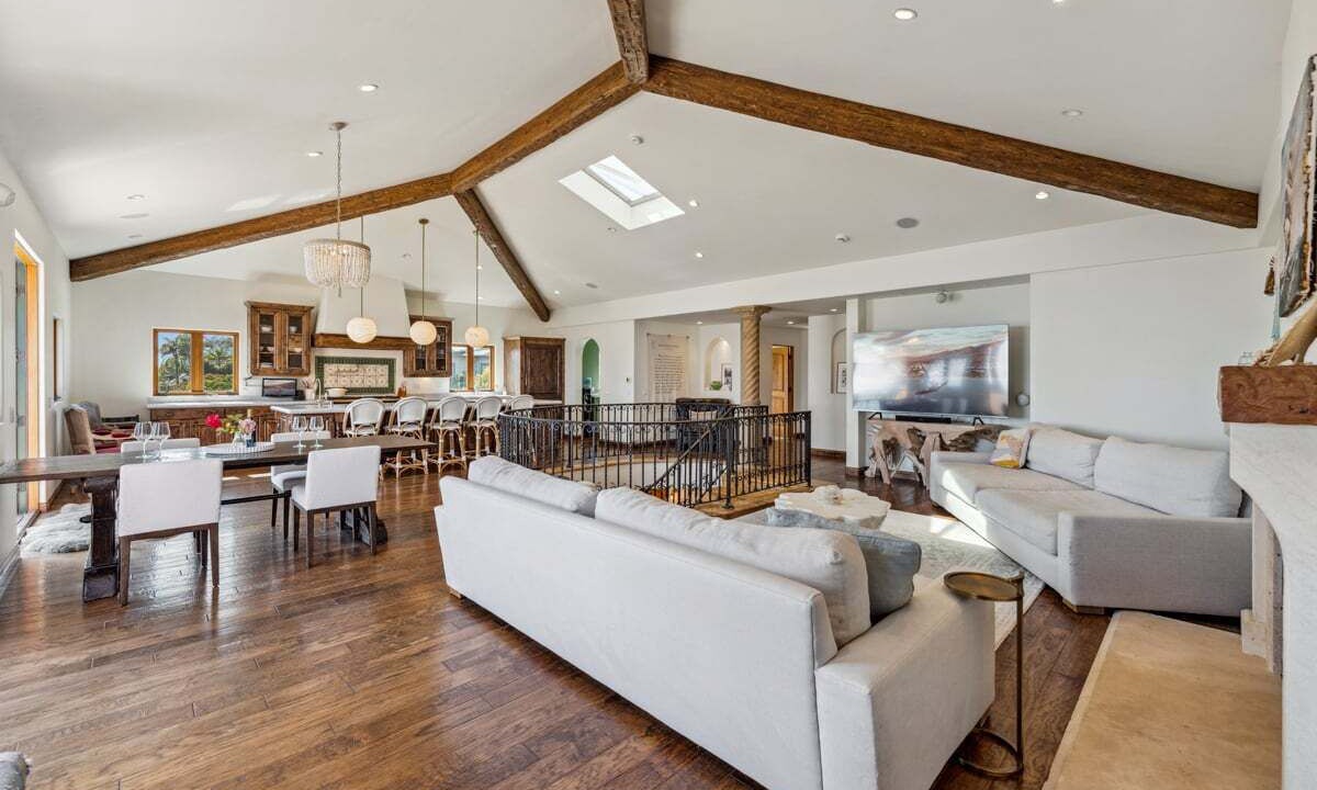 Photo of Livingroom in West Mesa