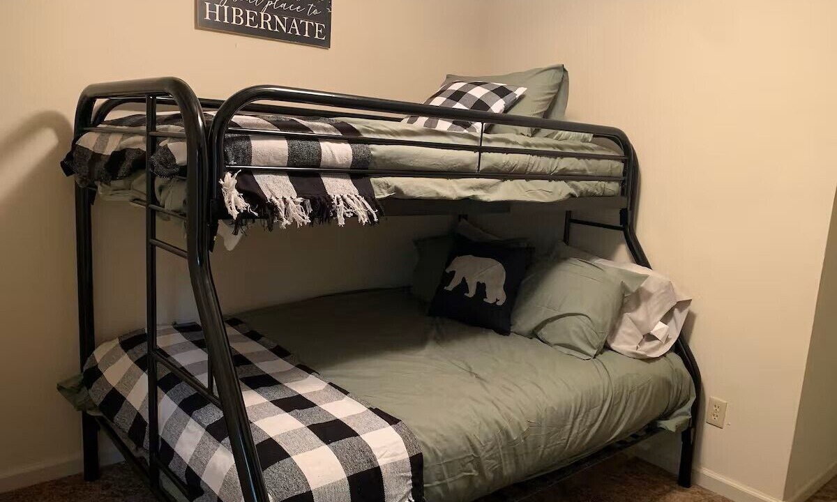 Photo of Bedroom in Shaver Lake