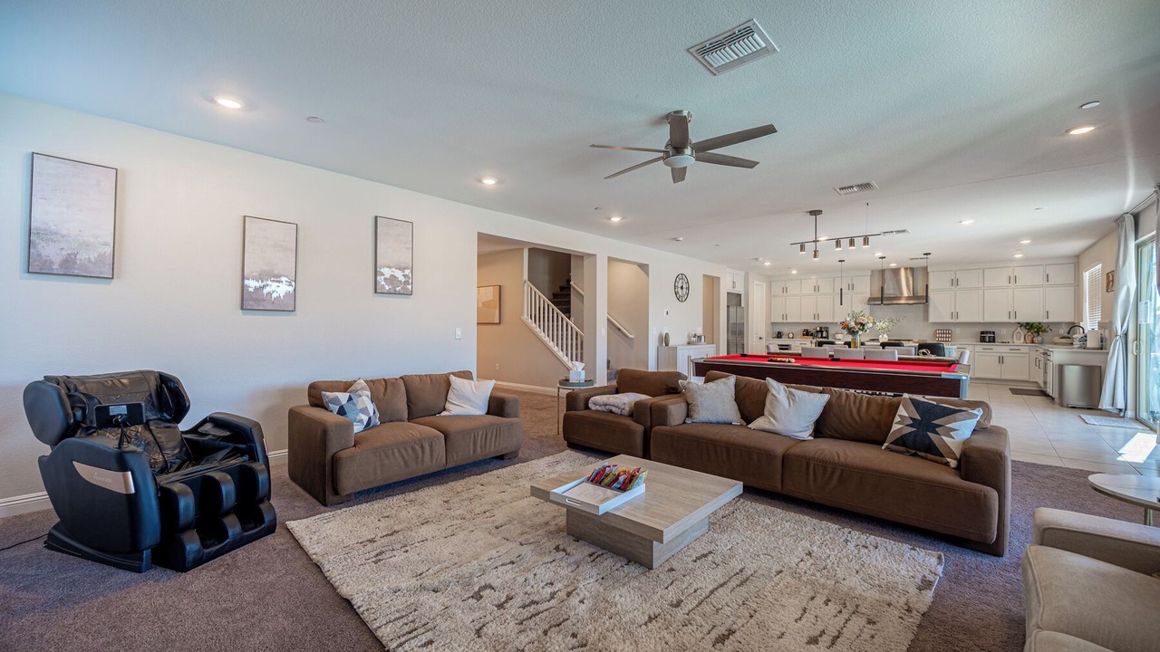 Photo of Livingroom in Enterprise