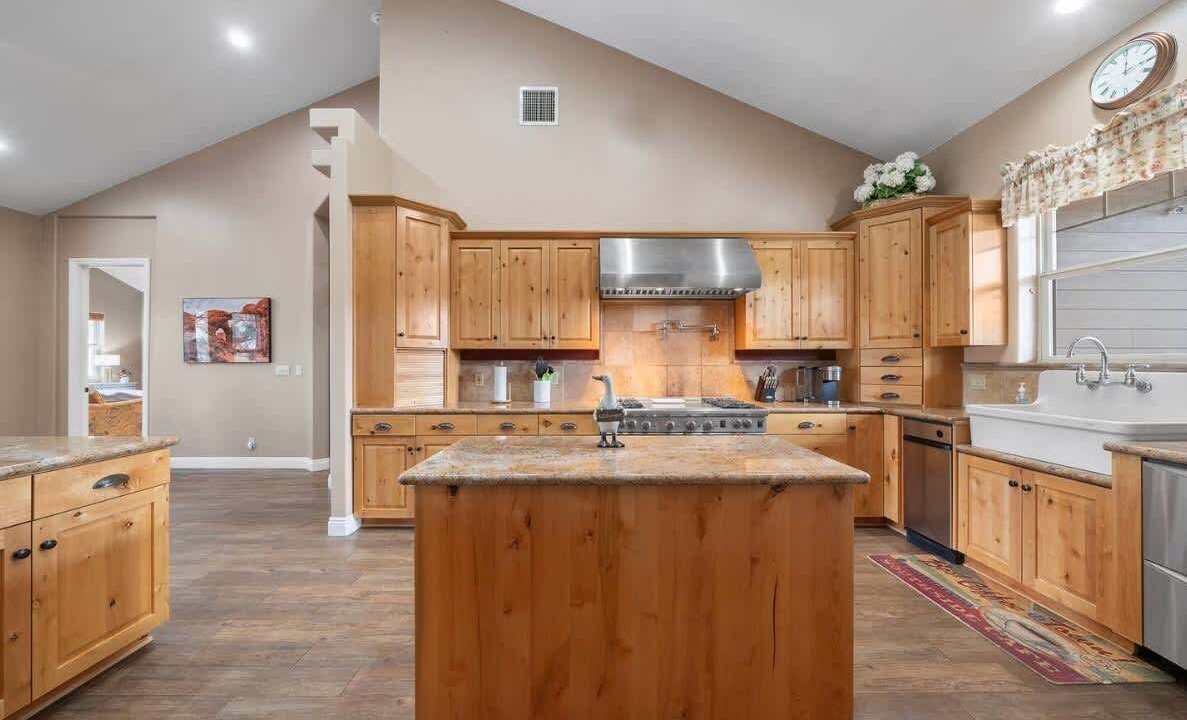 Photo of Kitchen in Lake Hughes