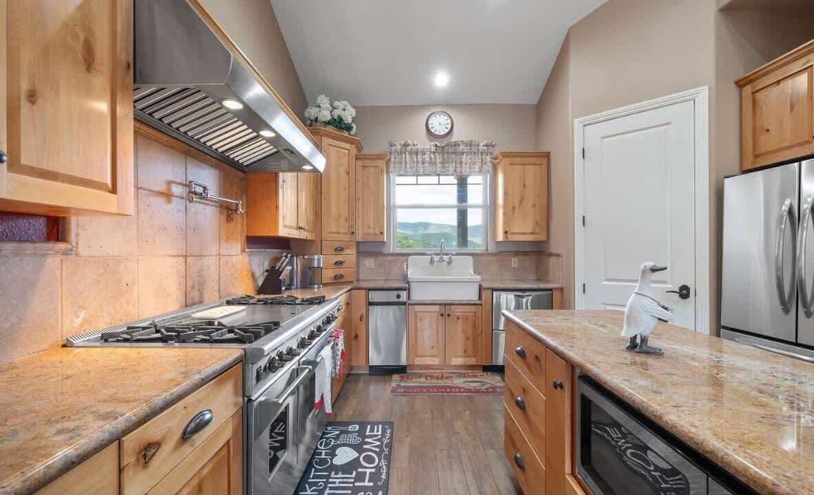 Photo of Kitchen in Lake Hughes