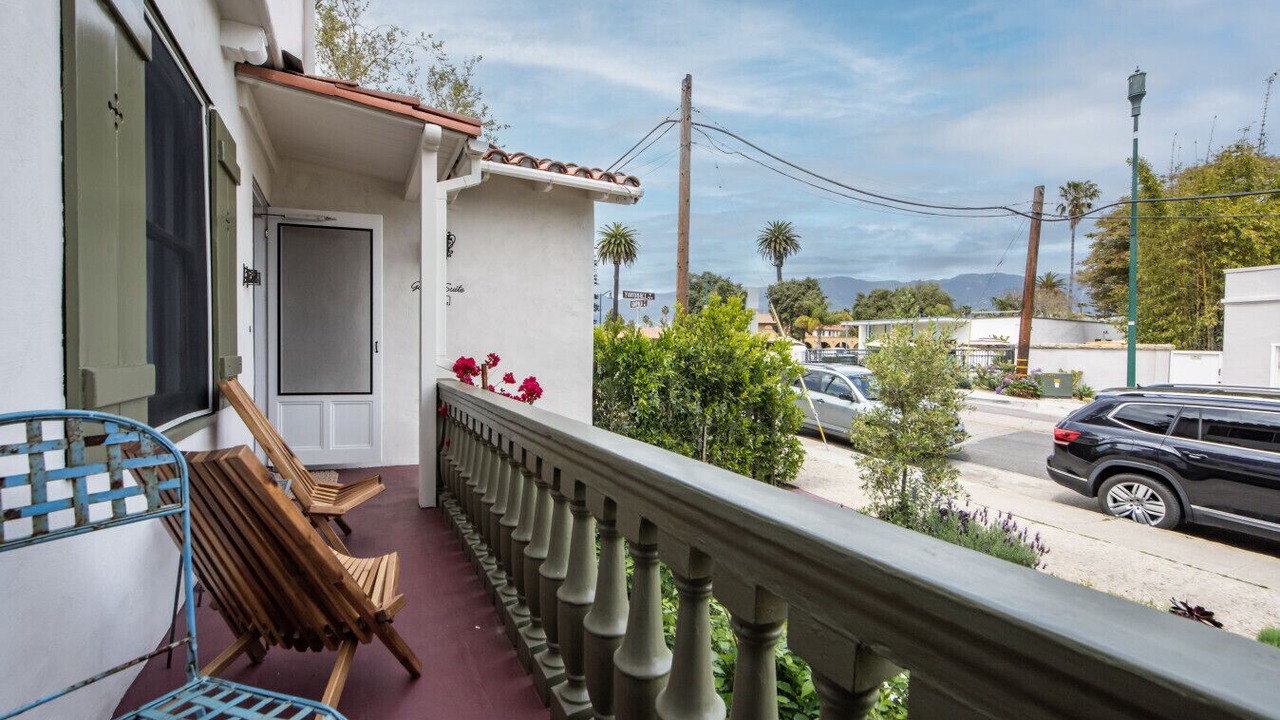 Photo of Patio Balcony in West Beach