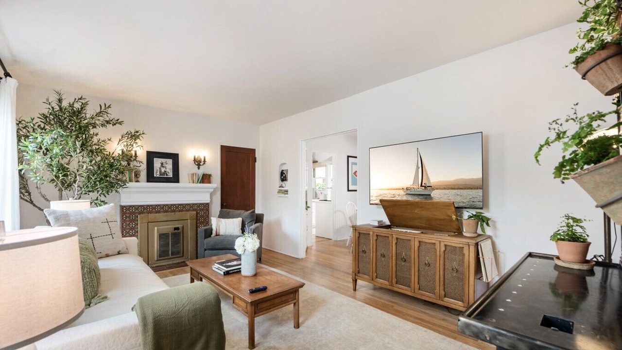 Photo of Livingroom in West Beach