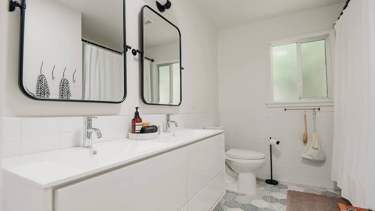 Photo of Bathroom in Encino