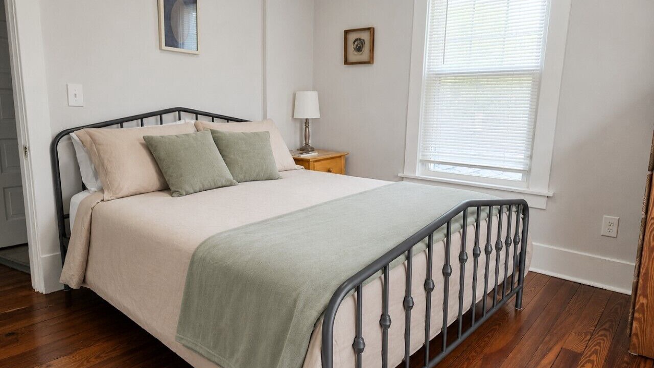 Photo of Bedroom in Oberlin