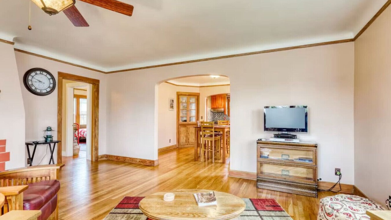 Photo of Livingroom in Eureka
