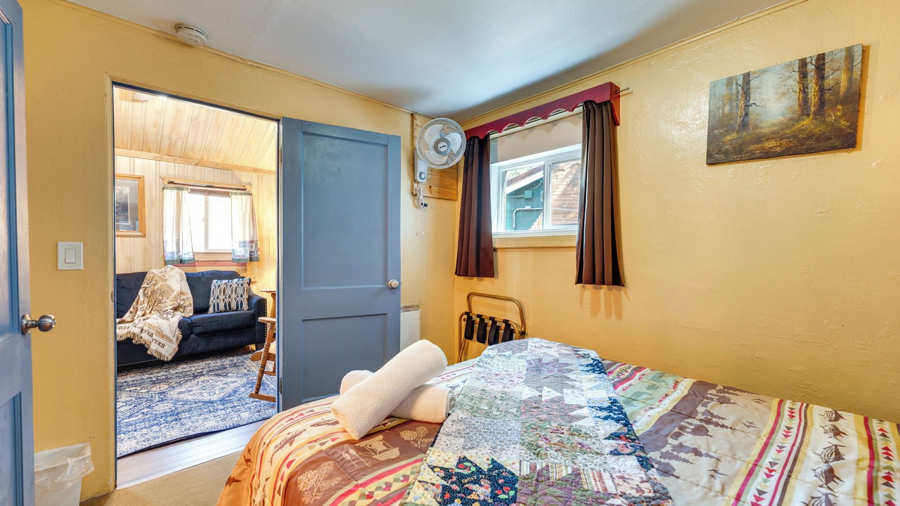 Photo of Bedroom in Drake
