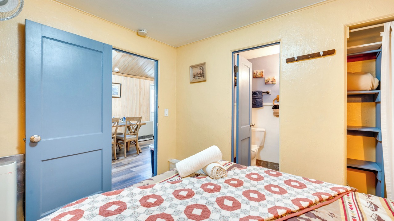 Photo of Bedroom in Drake