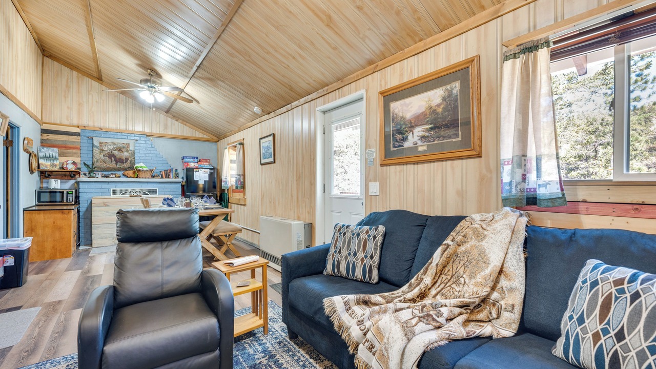 Photo of Livingroom in Drake