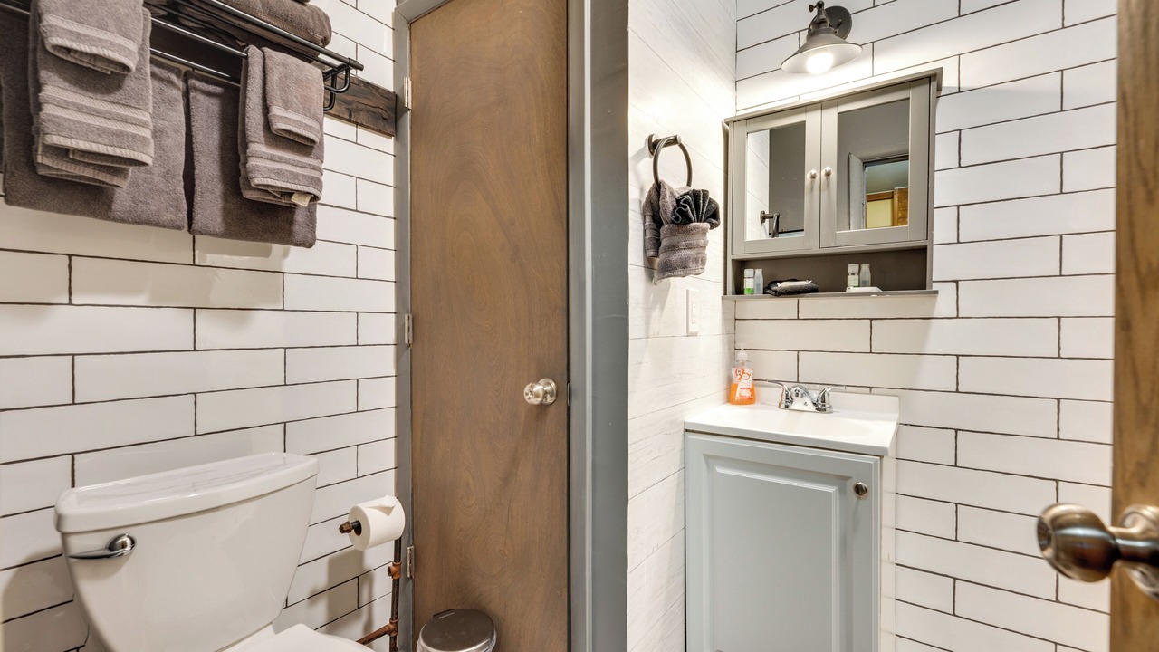 Photo of Bathroom in Drake
