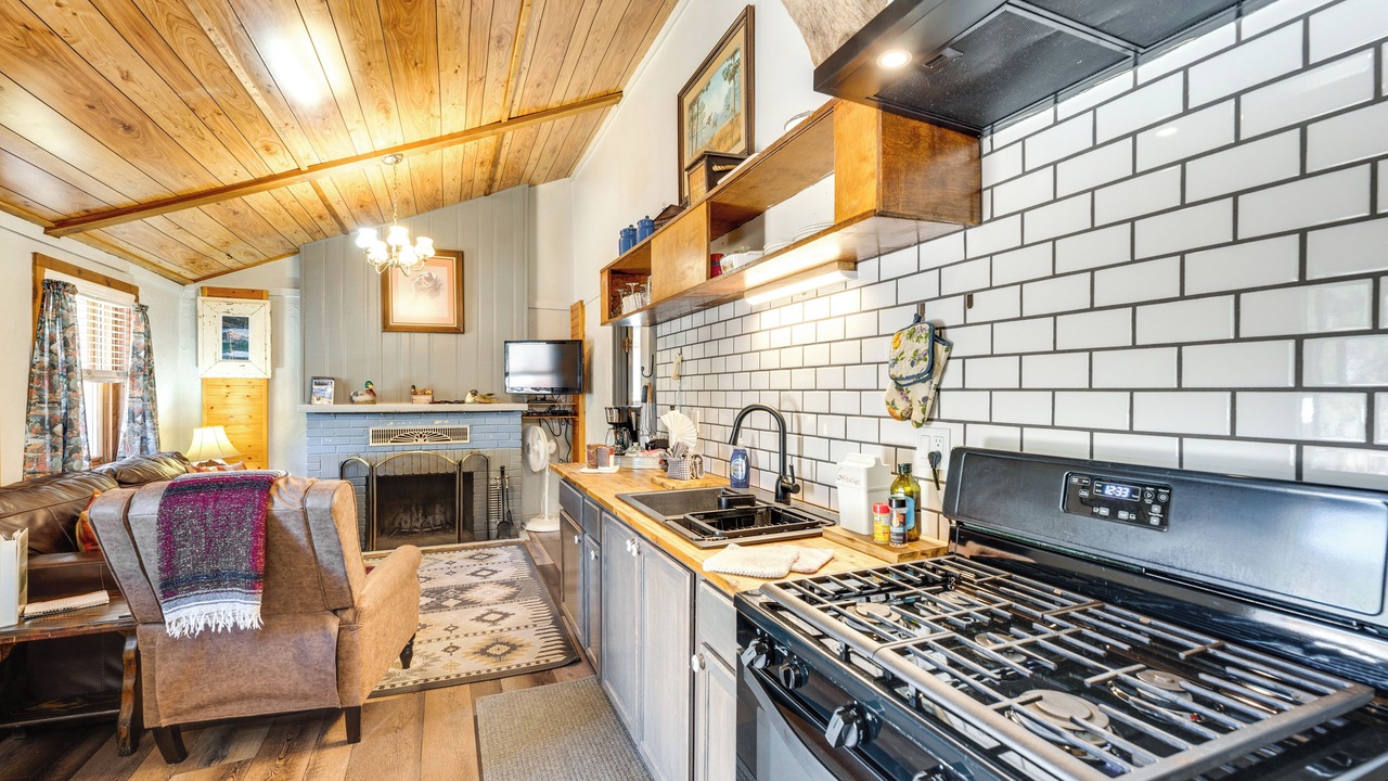 Photo of Kitchen in Drake