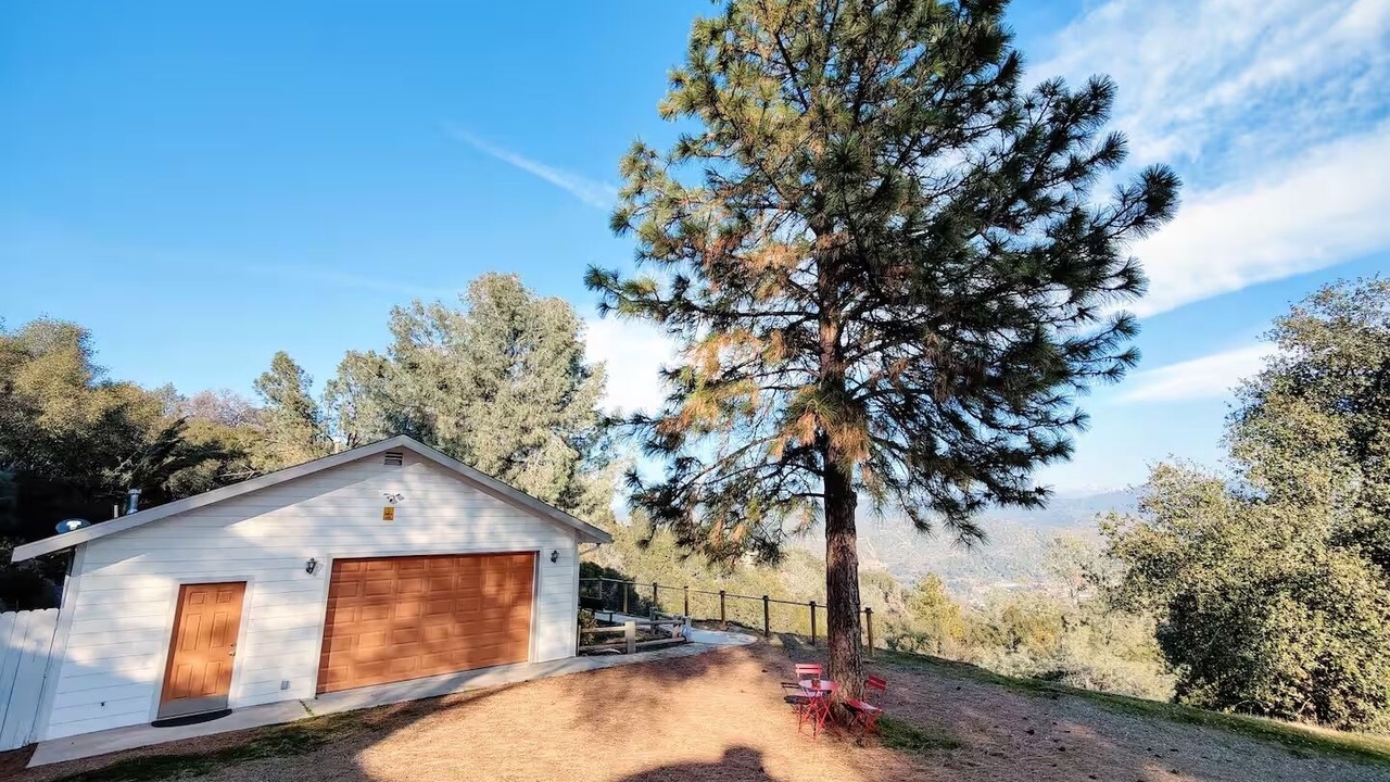 Photo of Others in Mariposa