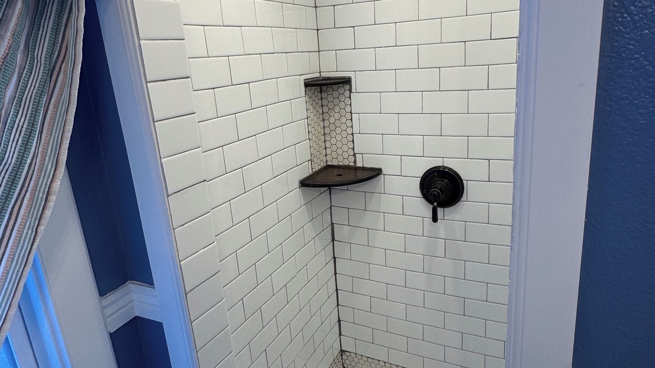 Photo of Bathroom in Jefferson Park