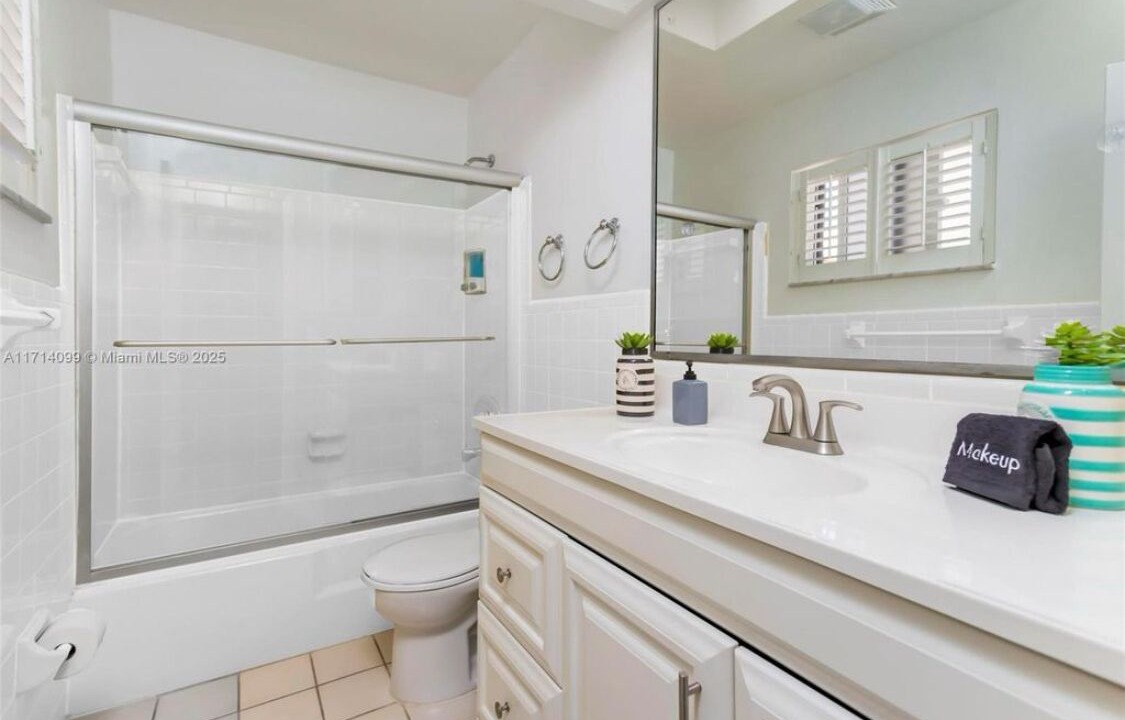 Photo of Bathroom in Lauderdale-by-the-Sea