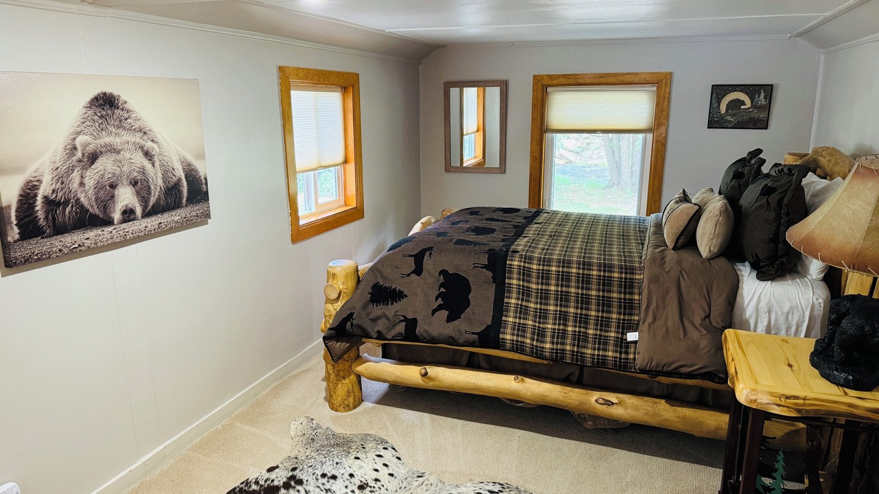 Photo of Bedroom in Drake