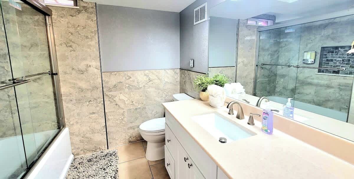 Photo of Bathroom in Dupont
