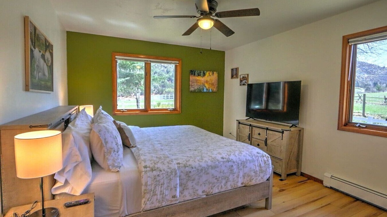 Photo of Bedroom in Glenwood Springs