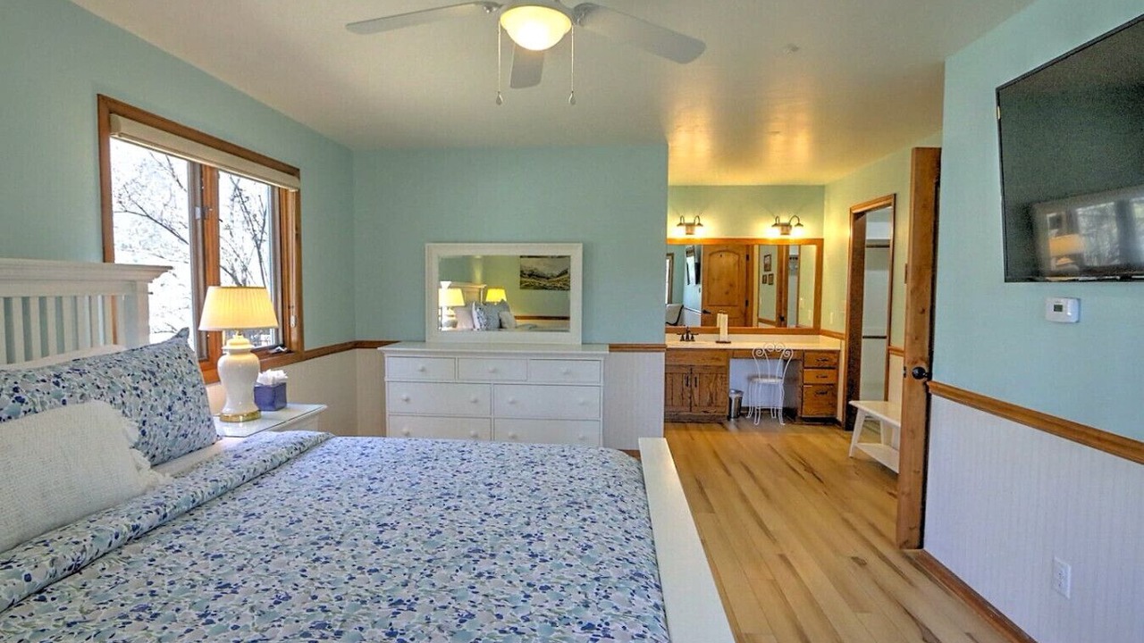 Photo of Bedroom in Glenwood Springs