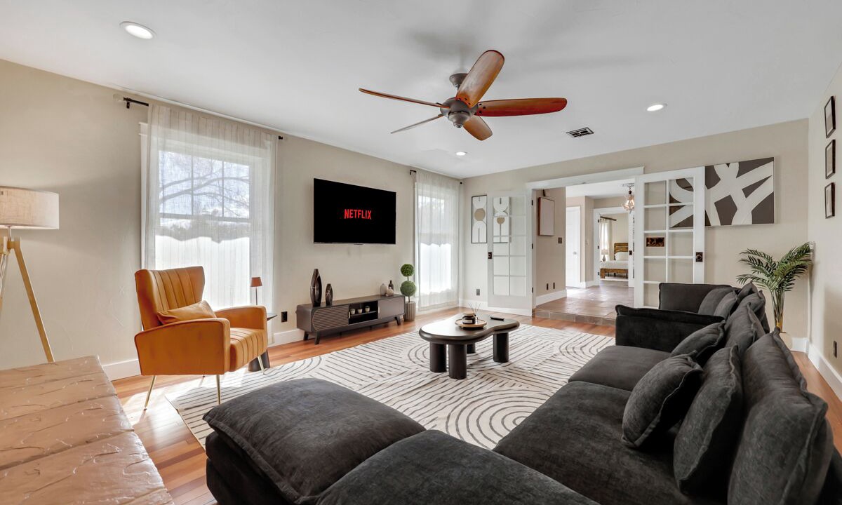 Photo of Livingroom in Spring Valley