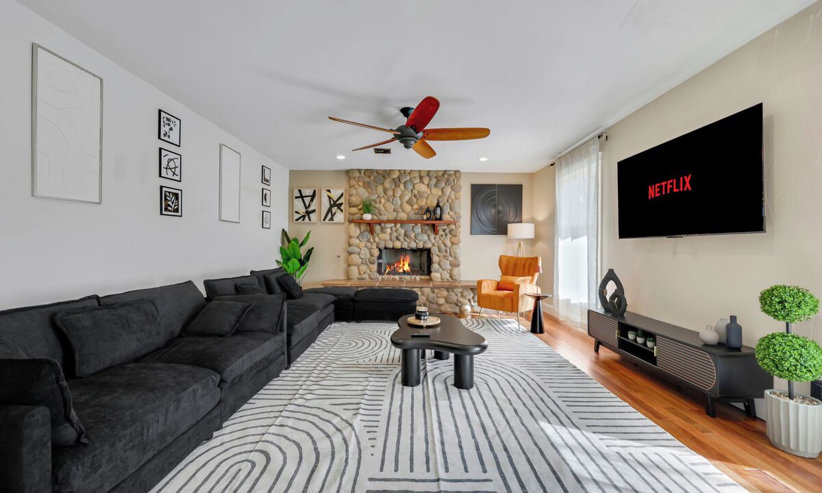 Photo of Livingroom in Spring Valley