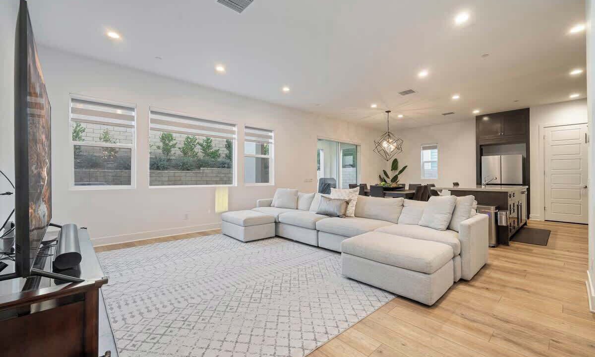 Photo of Livingroom in Canyon Country
