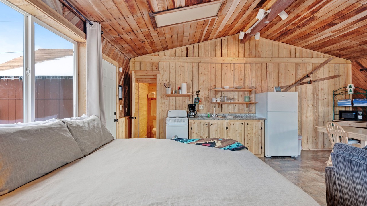 Photo of Bedroom in South Fork
