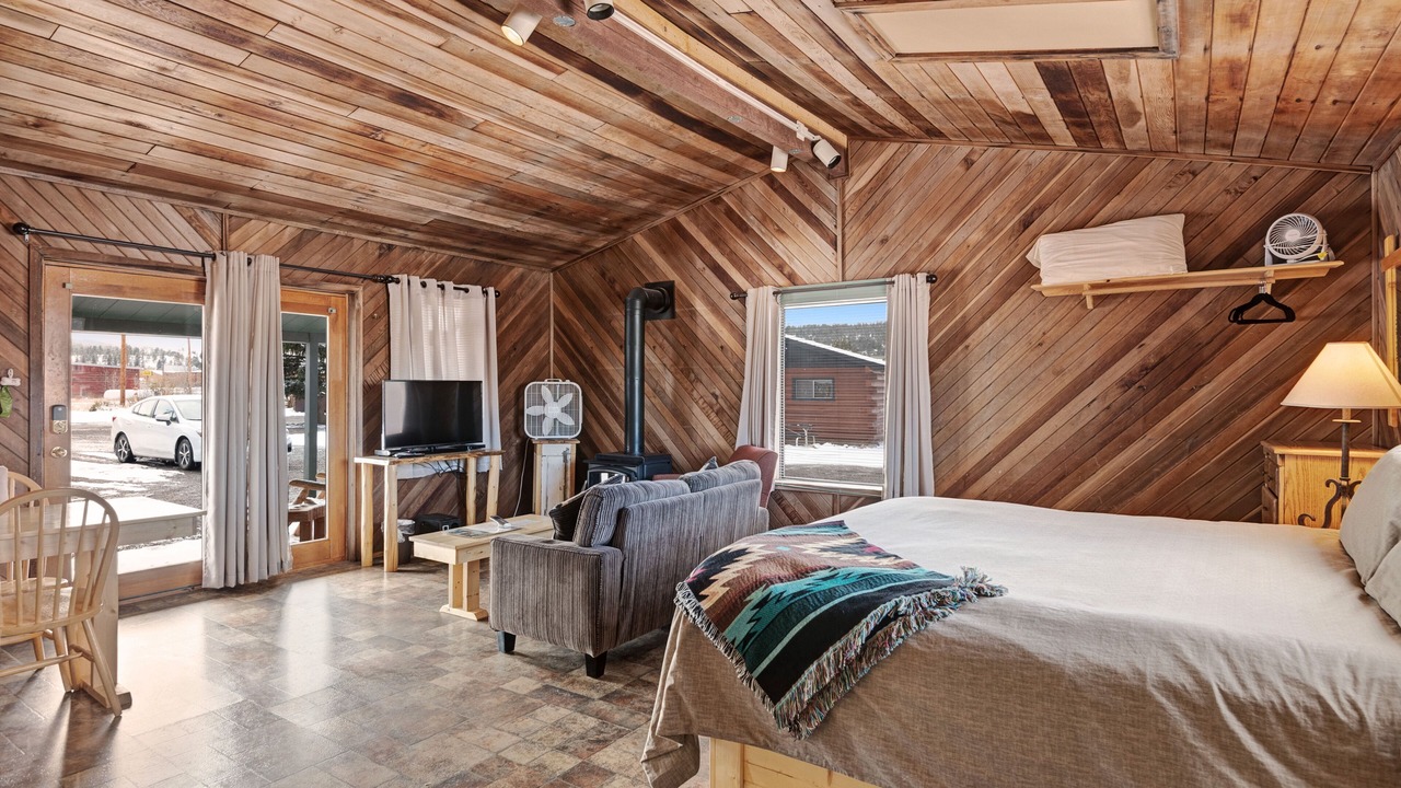 Photo of Bedroom in South Fork