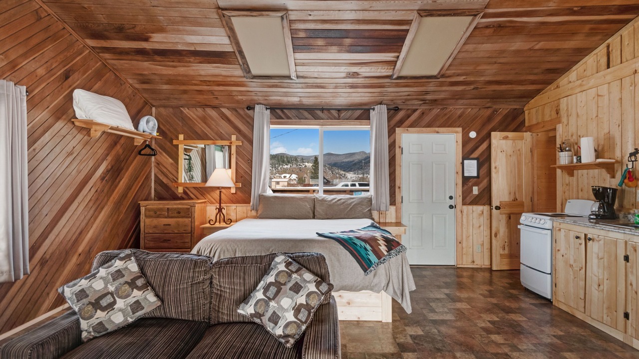 Photo of Bedroom in South Fork