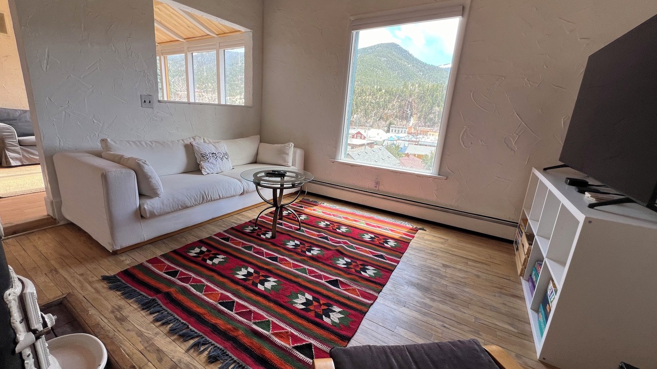 Photo of Livingroom in Idaho Springs