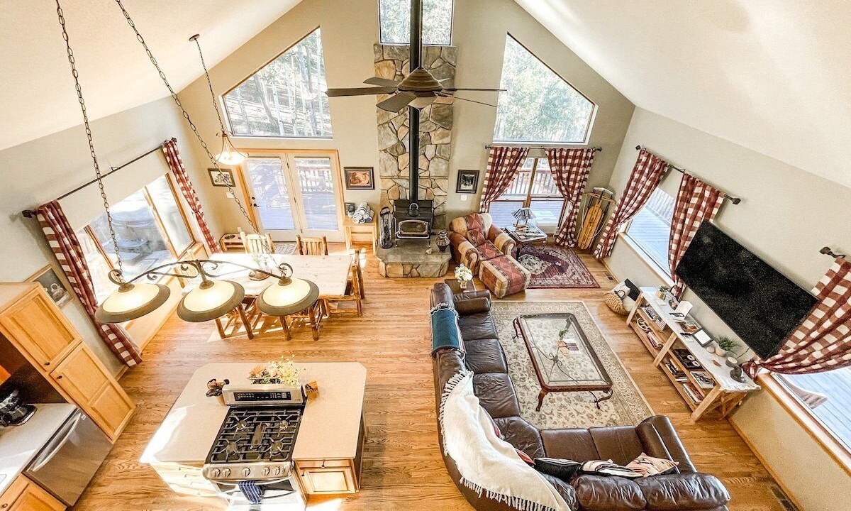 Photo of Livingroom in Woodland Park