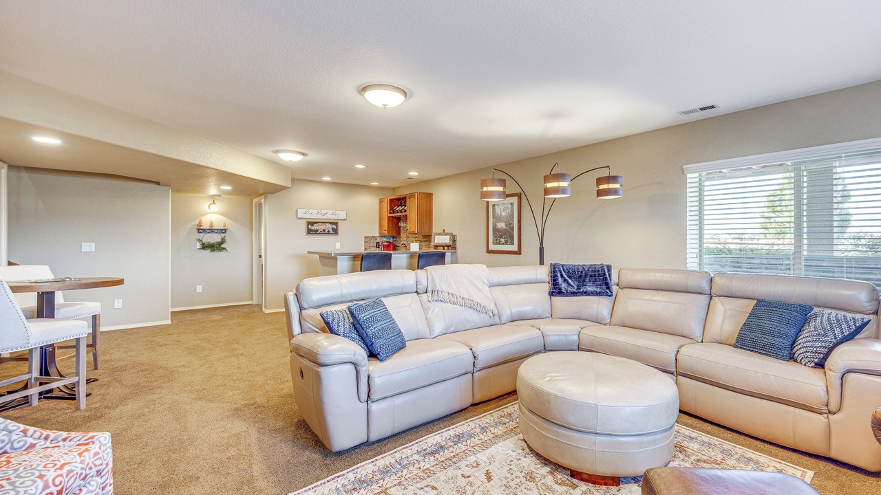 Photo of Livingroom in Flying Horse