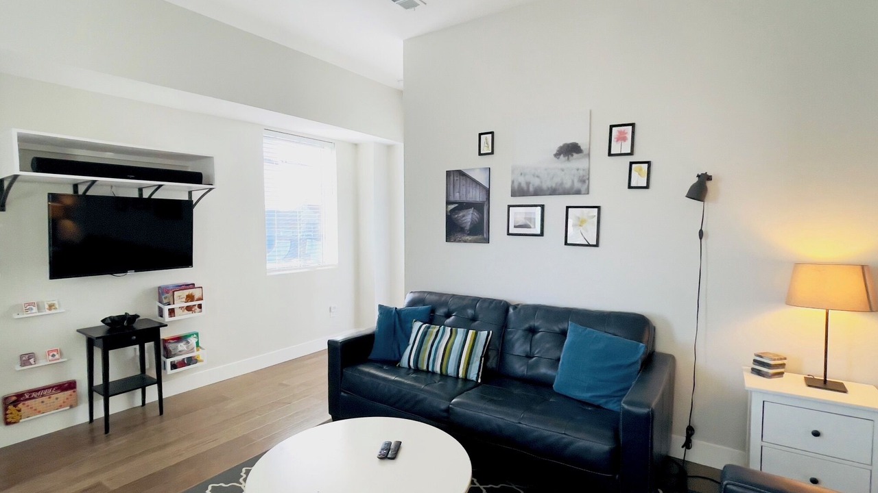 Photo of Livingroom in Lincoln Park
