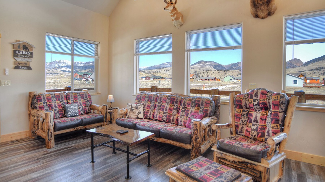 Photo of Livingroom in Creede