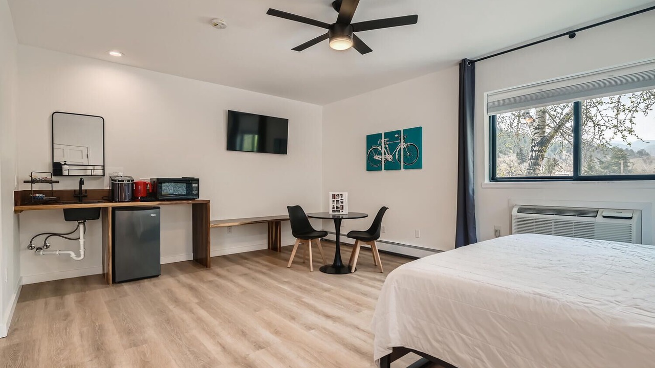 Photo of Bedroom in Idaho Springs