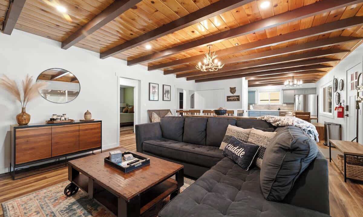 Photo of Livingroom in Big Bear Lake