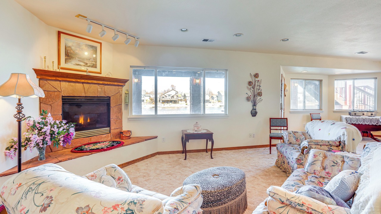 Photo of Livingroom in Berkley