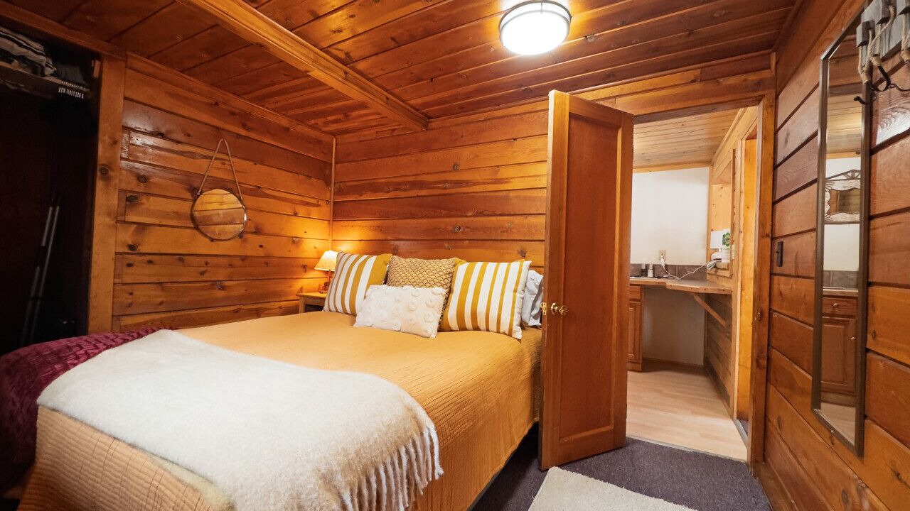 Photo of Bedroom in Grand Lake