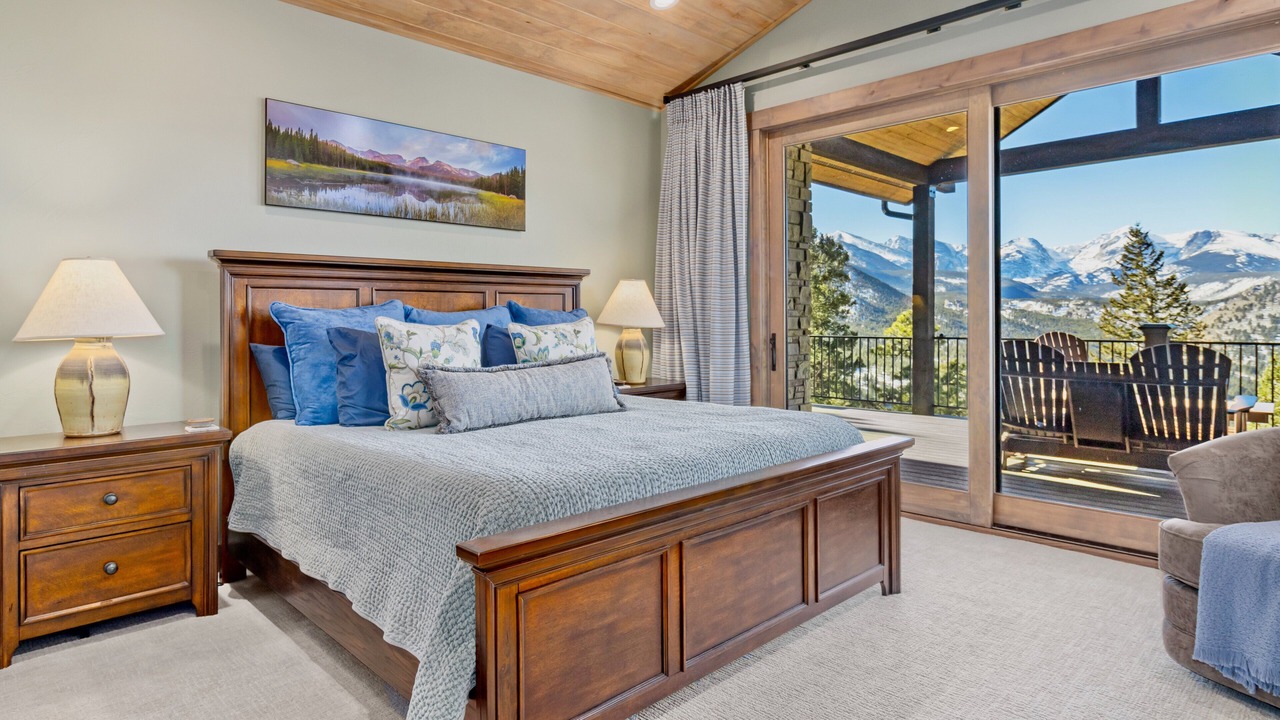 Photo of Bedroom in Windcliff Estates