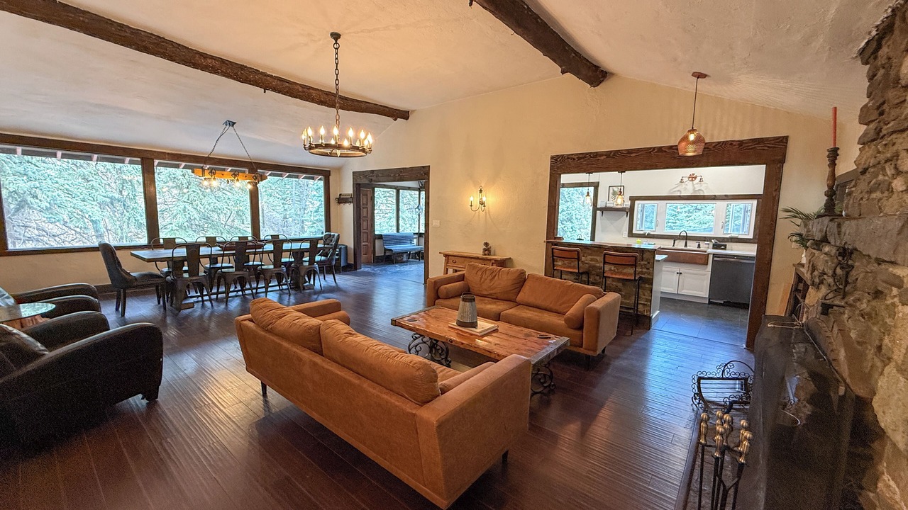 Photo of Livingroom in Kerr Gulch