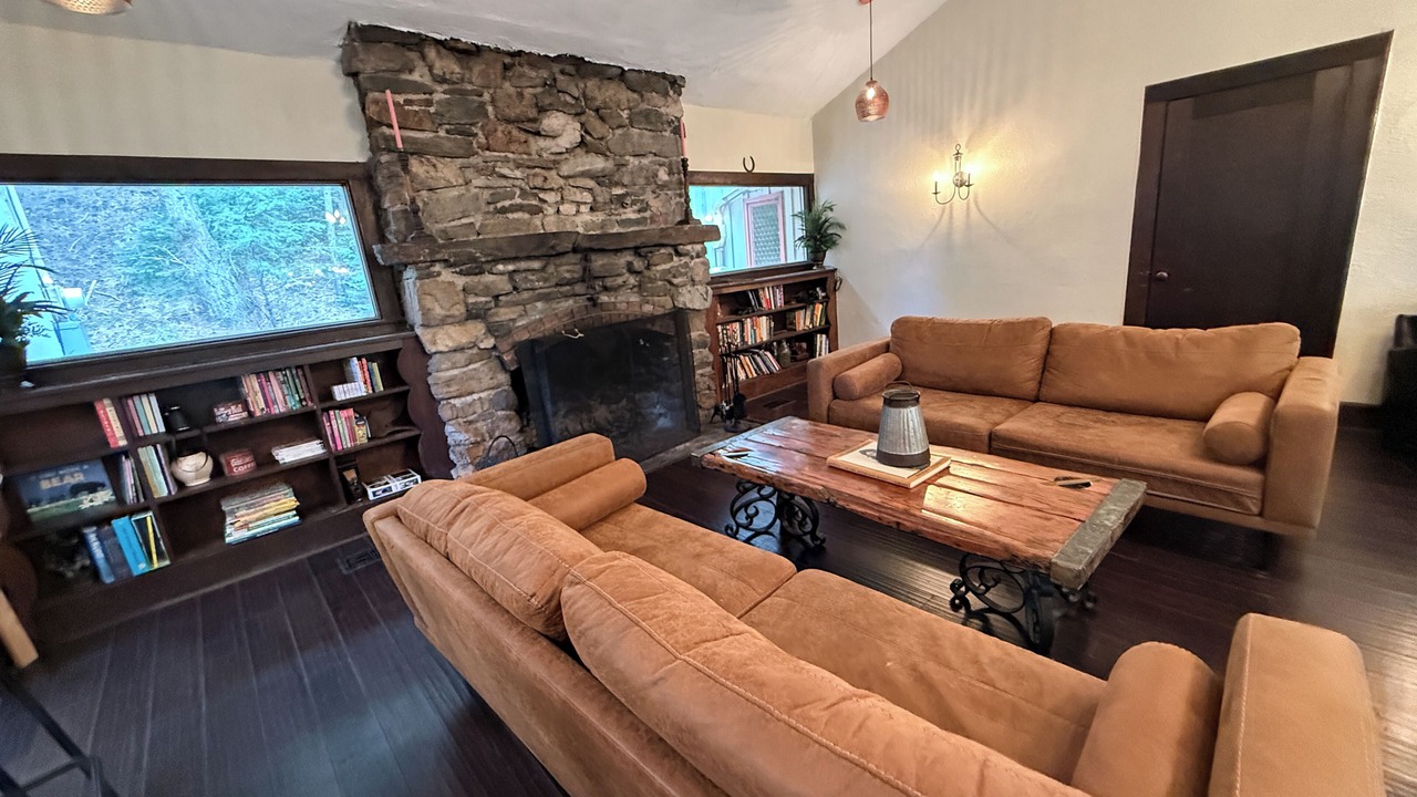 Photo of Livingroom in Kerr Gulch