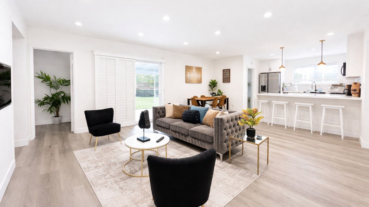 Photo of Livingroom in West Hills