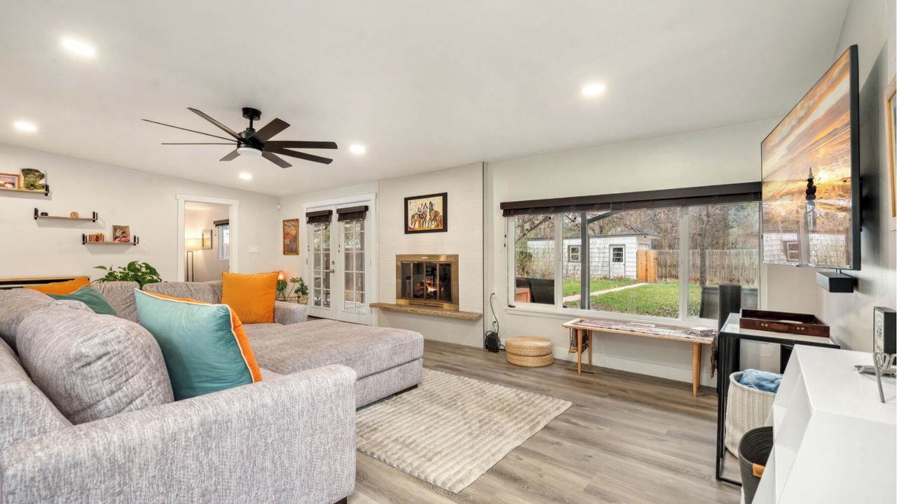 Photo of Livingroom in Old Prospect