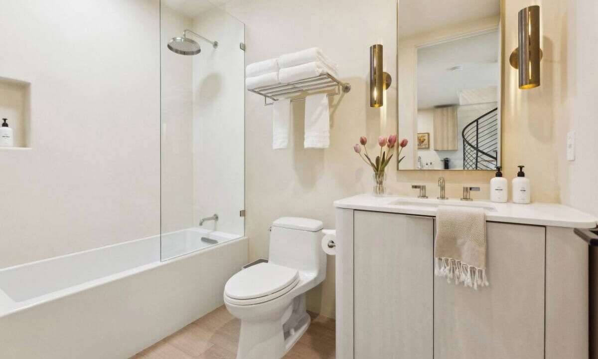 Photo of Bathroom in Laguna