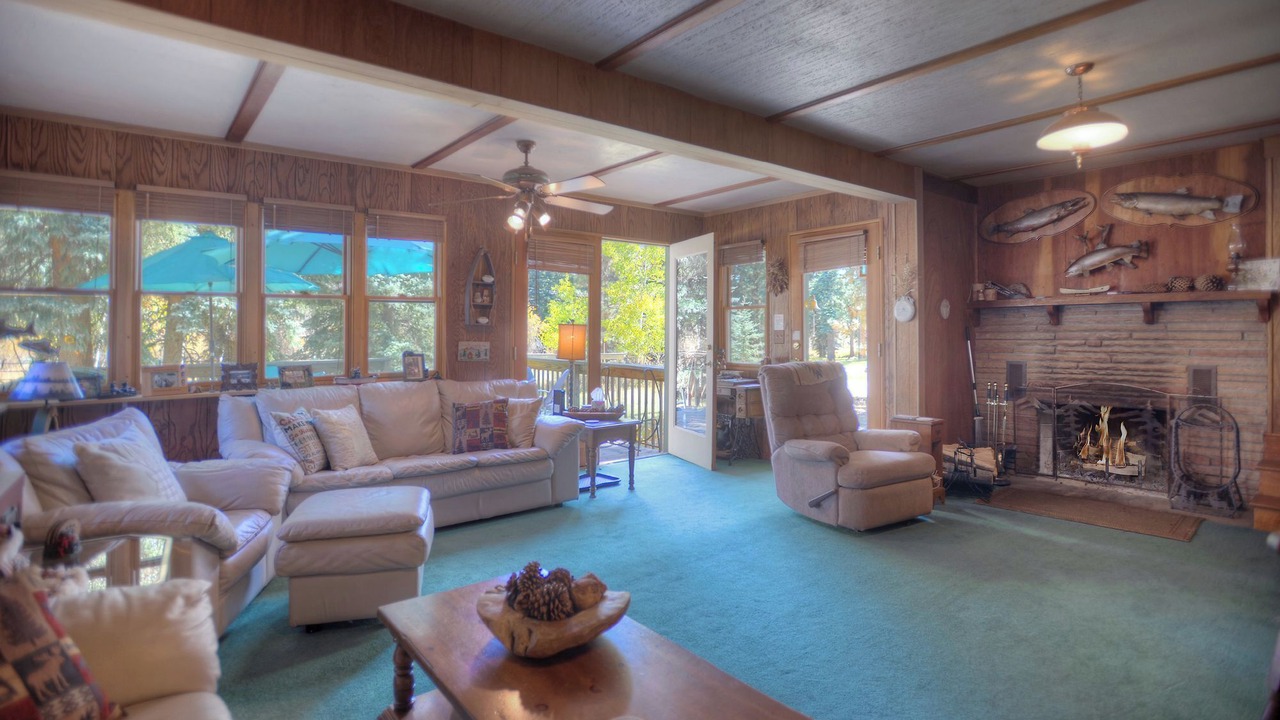 Photo of Livingroom in Bayfield