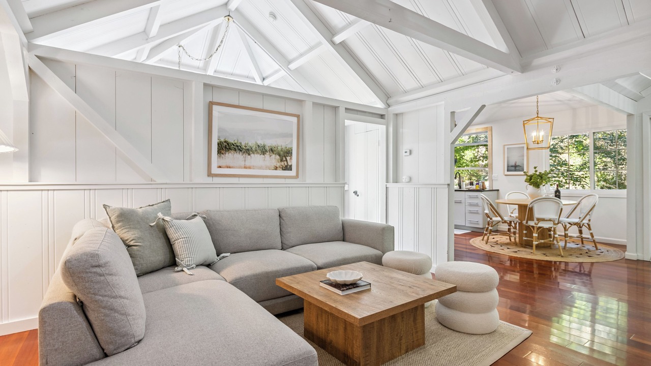 Photo of Livingroom in Kenwood